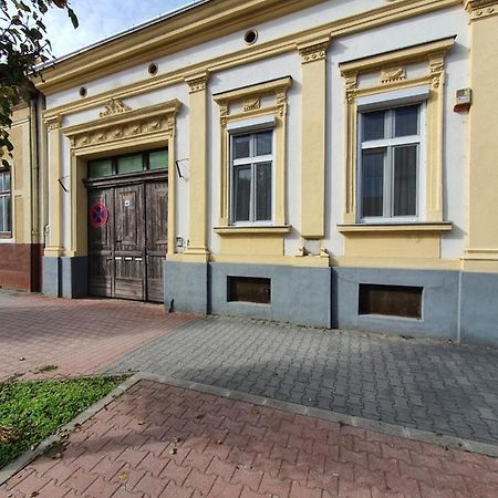 Belvarosi Exkluziv Loft Debreţin Exterior foto