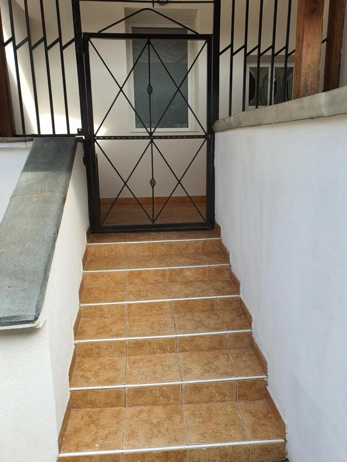 Belvarosi Exkluziv Loft Debreţin Exterior foto
