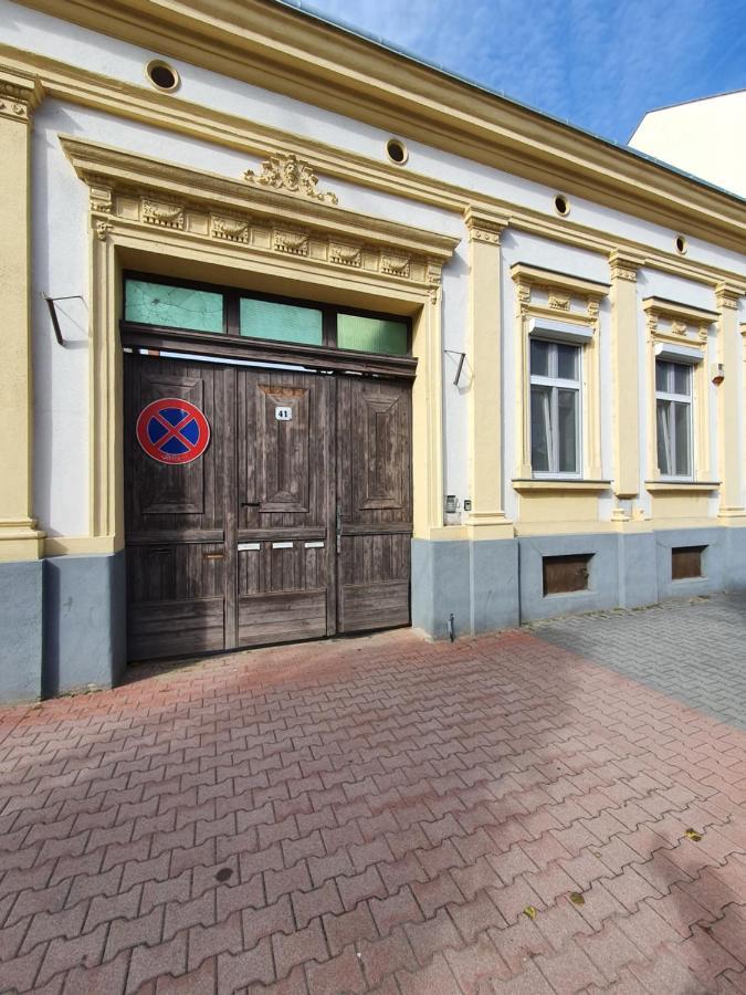 Belvarosi Exkluziv Loft Debreţin Exterior foto